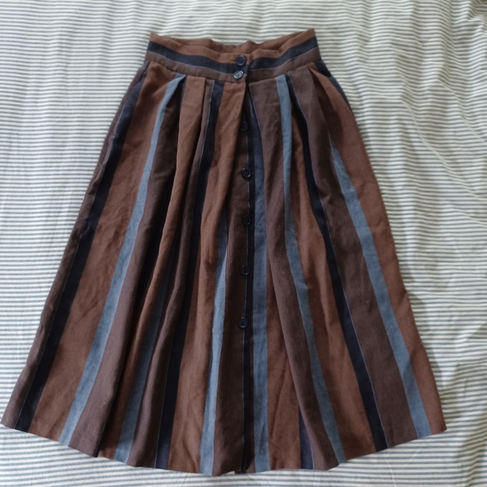Vintage linen pleated button-up skirt